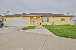 photo 1 of 1019 W Arbutus St, Compton, CA 90220
