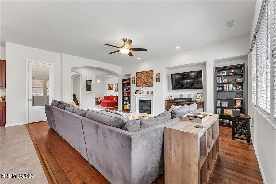 #XXXXhtmlcaption1812036