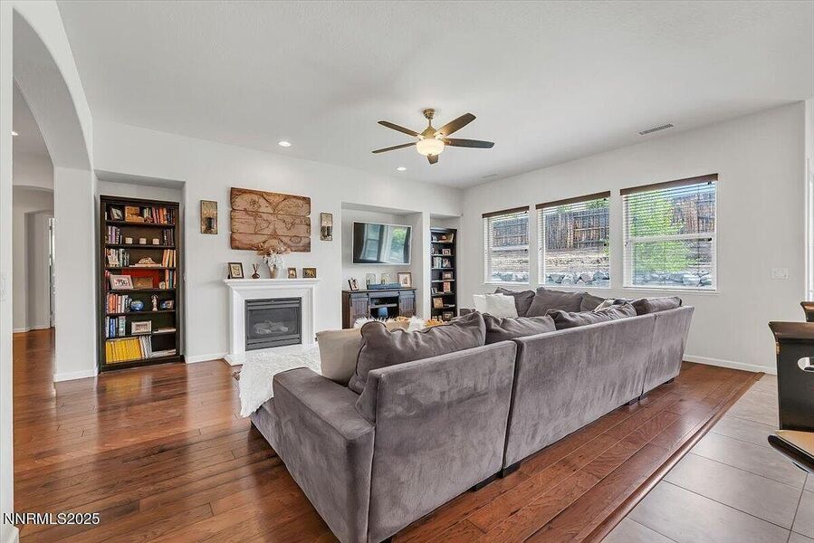 #XXXXhtmlcaption1812035