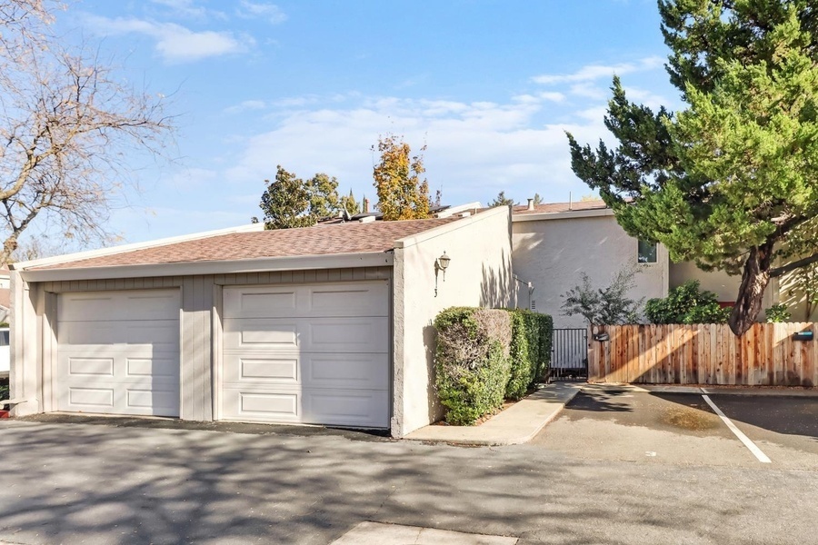 #XXXXhtmlcaption1813579