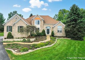 photo 1 of 9 Bordeaux Ct, Oakwood Hills, IL 60013
