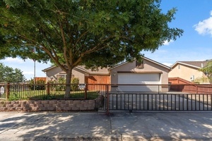 photo 1 of 1763 N Carnegie Ave, Fresno, CA 93722