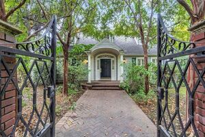 photo 1 of 4685 N Wilson Ave, Fresno, CA 93704