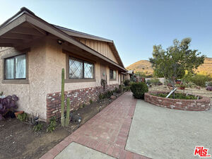 photo 1 of 33931 Hanawalt Road, Agua Dulce, CA 91390