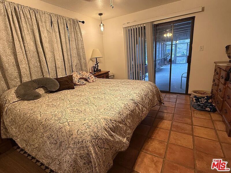 #XXXXhtmlcaption1823598