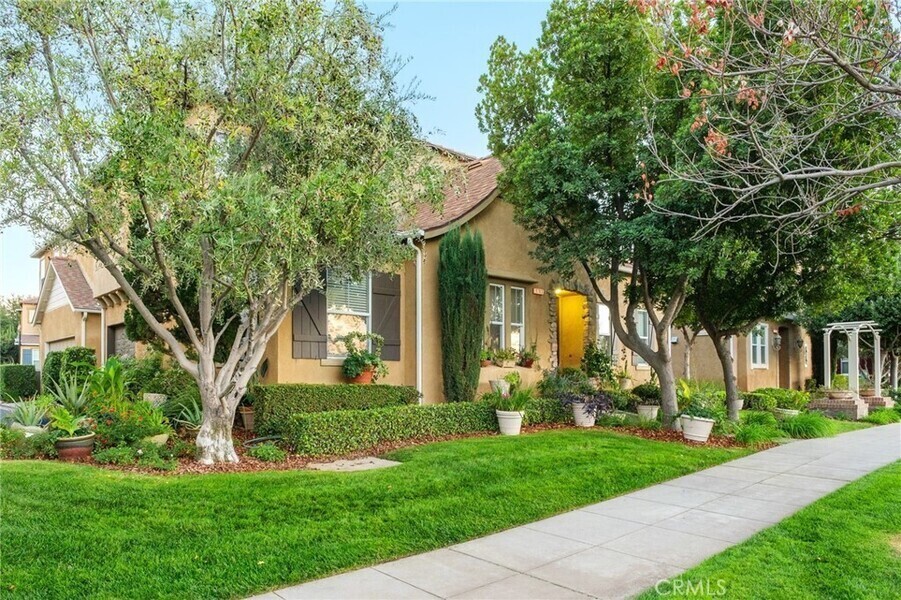 photo 1 of 1783 N Leonard Ave, Clovis, CA 93619