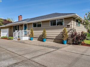 photo 1 of 1697 Elanco Ave, Eugene, OR 97408