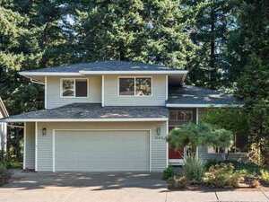photo 1 of 3140 NE Rocky Butte Ln, Portland, OR 97220