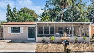 photo 1 of 7621 Daetwyler Dr, Orlando, FL 32812