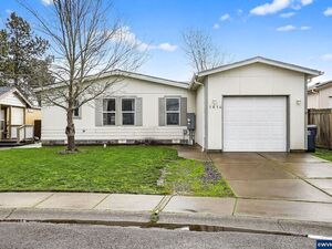 photo 1 of 1614 Granite St, Woodburn, OR 97071