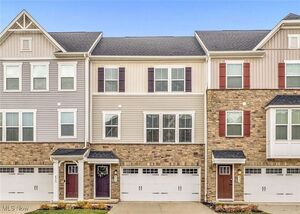 photo 1 of 836 Carnation Ct, Akron, OH 44303