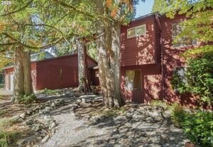 photo 1 of 875 SE 25th St, Gresham, OR 97080