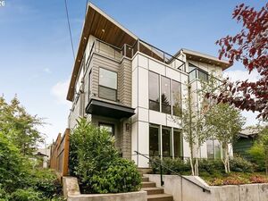 photo 1 of 3517 N Albina Ave, Portland, OR 97227