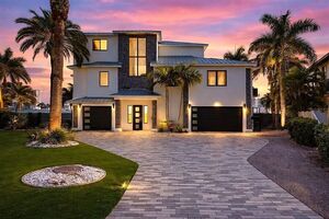 photo 1 of 7801 9th Ave S, Saint Petersburg, FL 33707