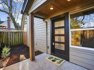 photo 1 of 7602 SE Carlton St #B, Portland, OR 97206