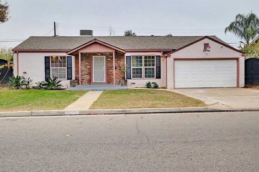 photo 1 of 4121 N Palm Ave, Fresno, CA 93704