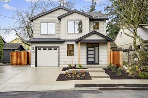 photo 1 of 7602 SE Carlton St Unit A, Portland, OR 97206