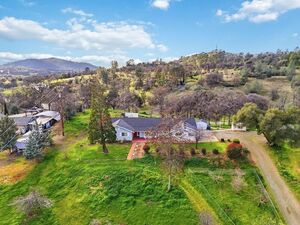 photo 1 of 35208 Dollar Ct, Coarsegold, CA 93614