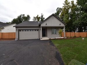 photo 1 of 871 Oakleaf Way, Silverton, OR 97381