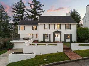 photo 1 of 1136 SW Davenport St, Portland, OR 97201