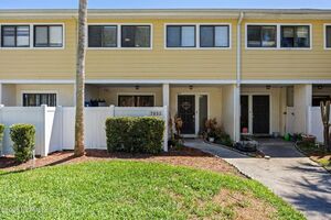 photo 1 of 7852 Playa Del Rey Ct, Jacksonville, FL 32256