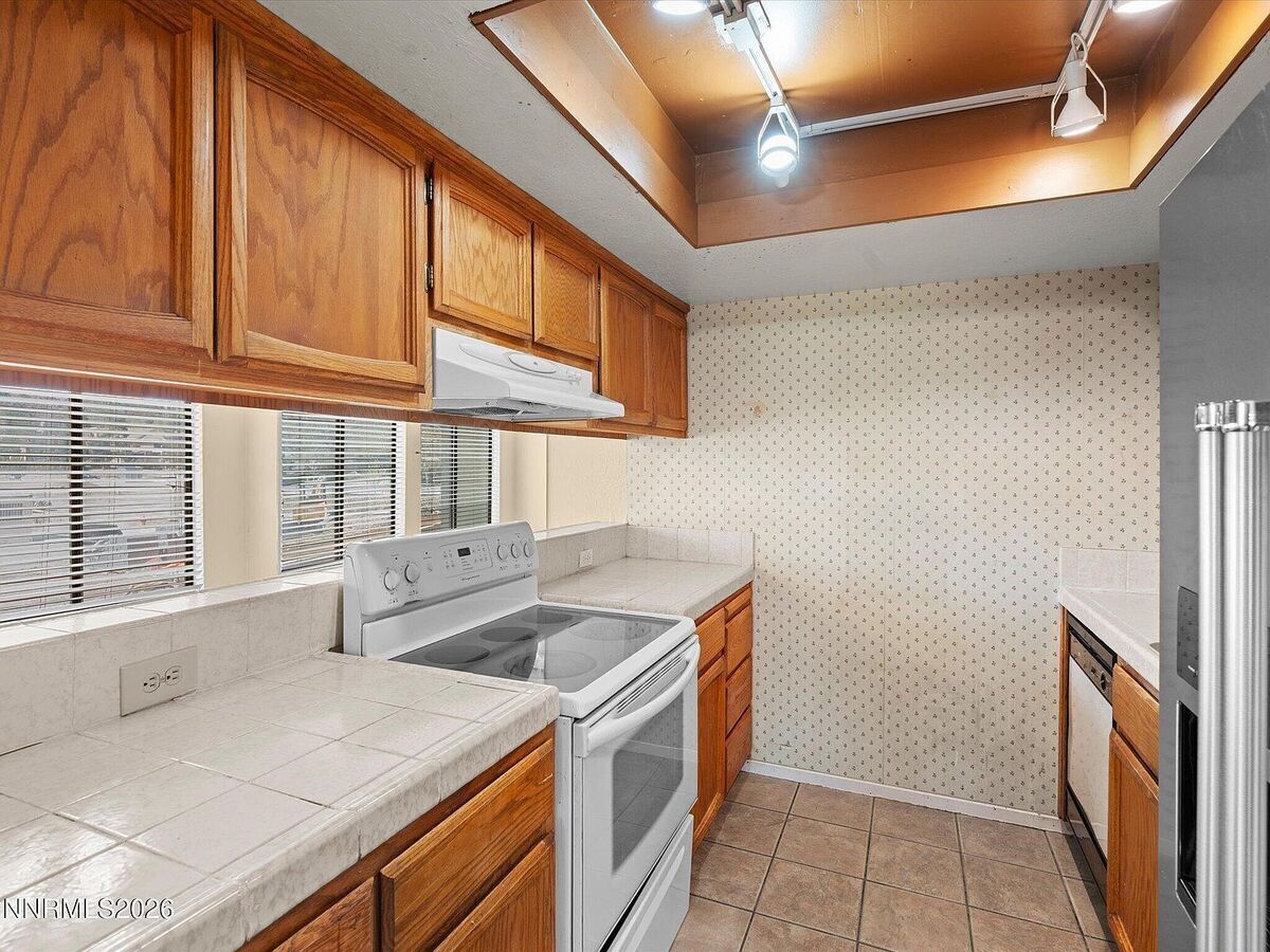 #XXXXhtmlcaption1868910