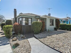 photo 1 of 1550 Havenscourt Blvd, Oakland, CA 94621