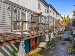 photo 1 of 8655 N Crawford St, Portland, OR 97203