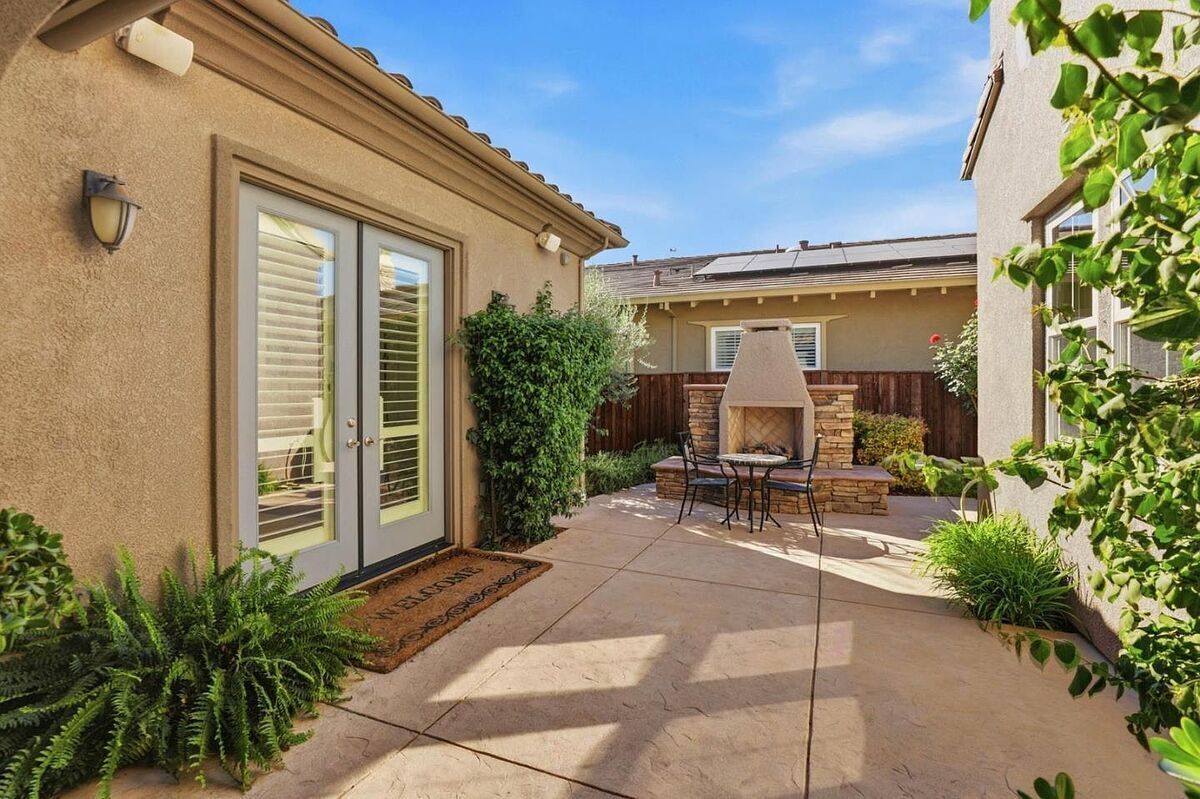 #XXXXhtmlcaption1875778