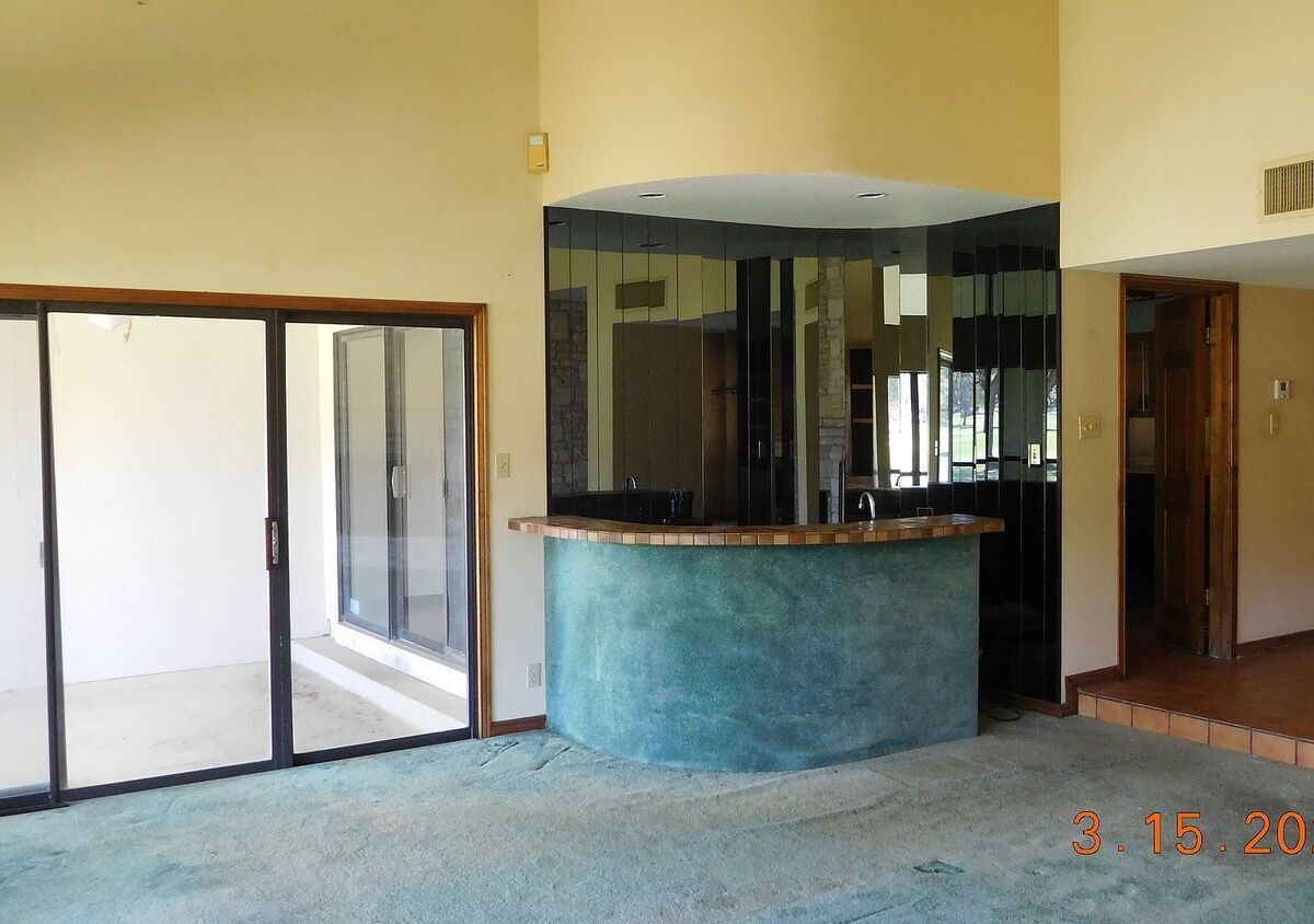 #XXXXhtmlcaption1876205