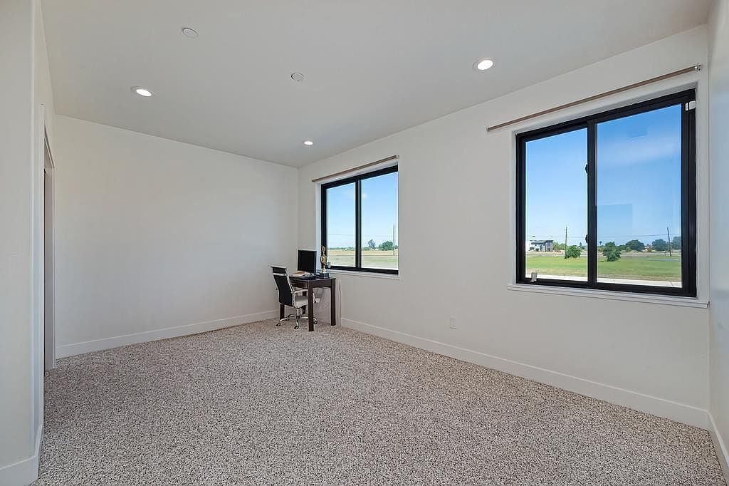 #XXXXhtmlcaption1876928