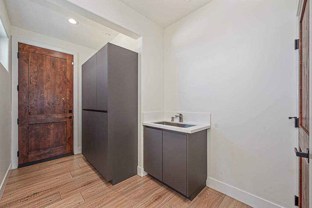 #XXXXhtmlcaption1876934