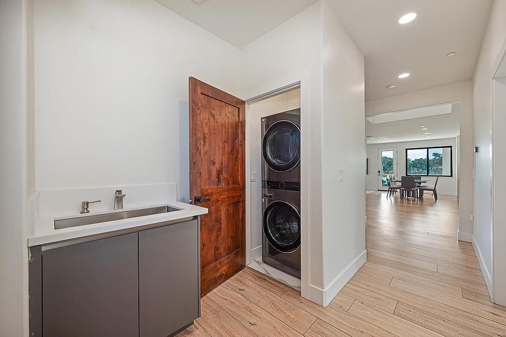 #XXXXhtmlcaption1876935