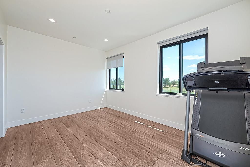 #XXXXhtmlcaption1876937