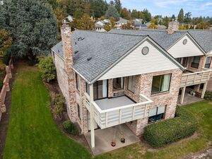 photo 1 of 16139 SW 130th Ter APT 38, Tigard, OR 97224