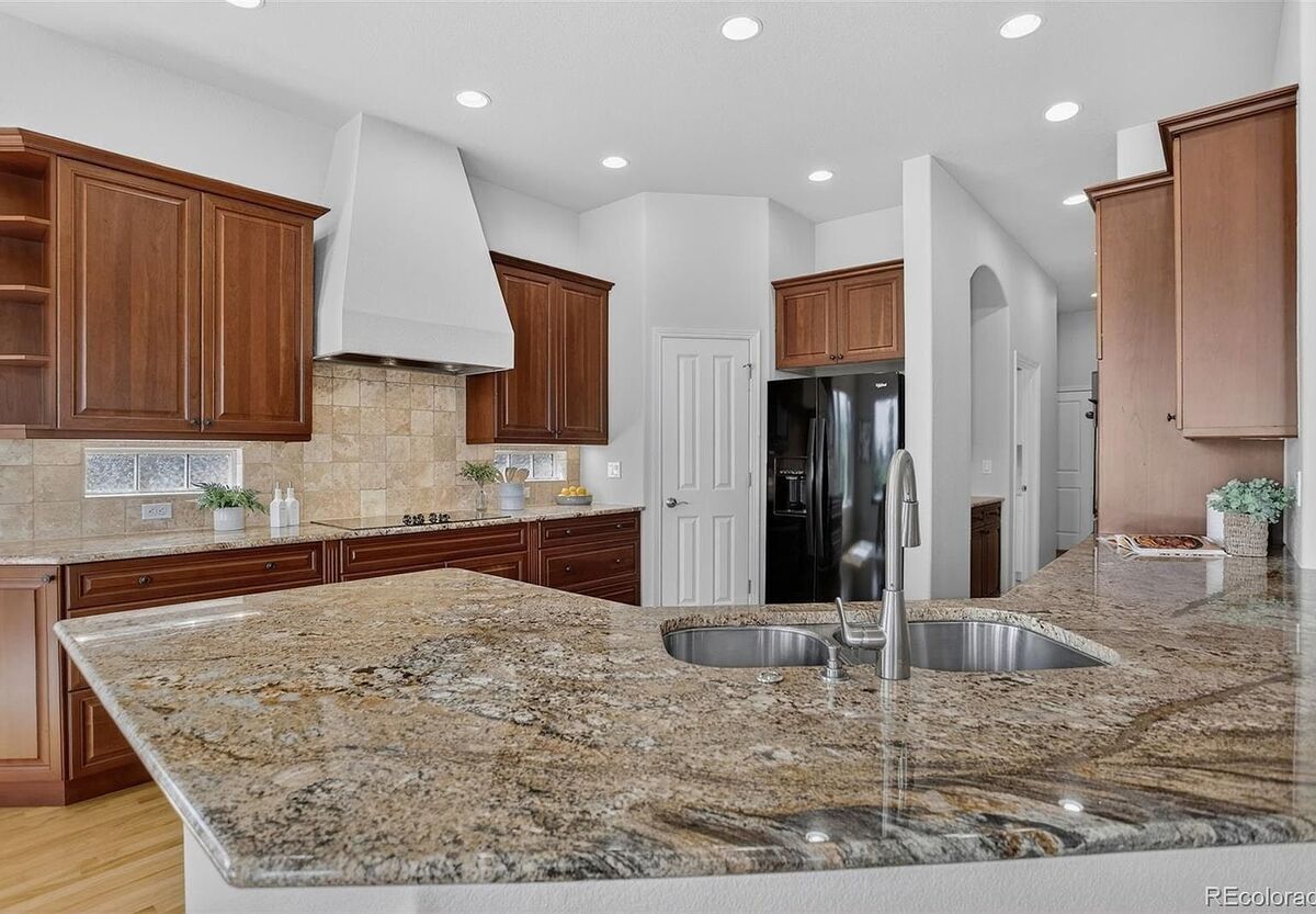 #XXXXhtmlcaption1880049