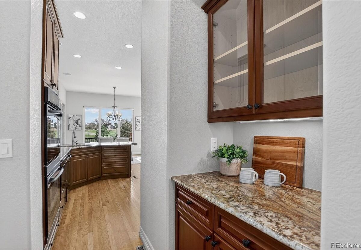 #XXXXhtmlcaption1880047