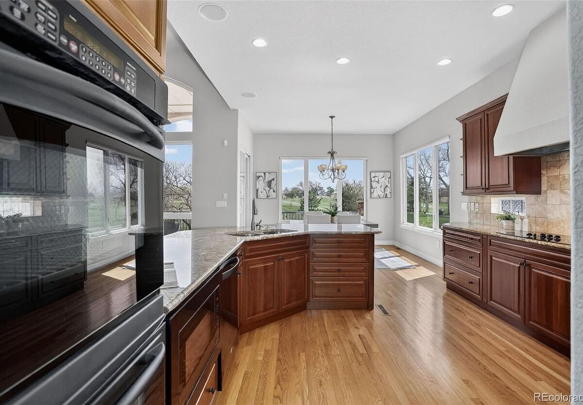 #XXXXhtmlcaption1880051