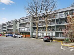 photo 1 of 45 Eagle Crest Dr APT 315, Lake Oswego, OR 97035