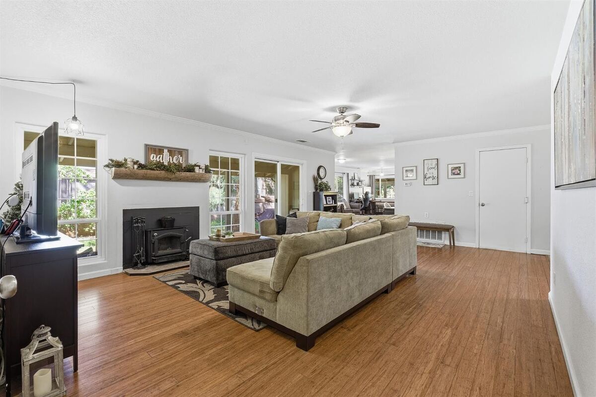 #XXXXhtmlcaption1880779