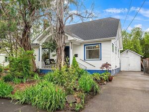 photo 1 of 4212 SE 79th Ave, Portland, OR 97206