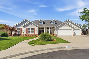 photo 1 of 1995 Bergren Ct, Kingsburg, CA 93631