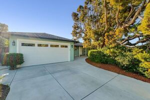 photo 1 of 987 Pinewood Dr, San Jose, CA 95129