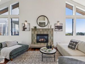 photo 1 of 46 Carisbrook Ln, Oakland, CA 94611