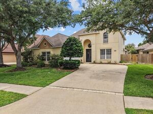 photo 1 of 201 Lago Vista St, Kemah, TX 77565