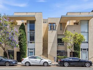 photo 1 of 1601 Kettner Blvd Unit 18, San Diego, CA 92101