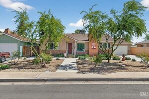 photo 1 of 402 Westwood St, Bakersfield, CA 93309