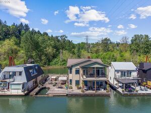photo 1 of 7720 S Macadam Ave #12, Portland, OR 97219