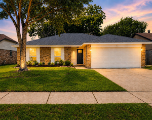 photo 1 of 906 River Creek Dr, La Porte, TX 77571