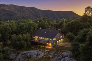 photo 1 of 45012 Mockingbird Ln, Oakhurst, CA 93644